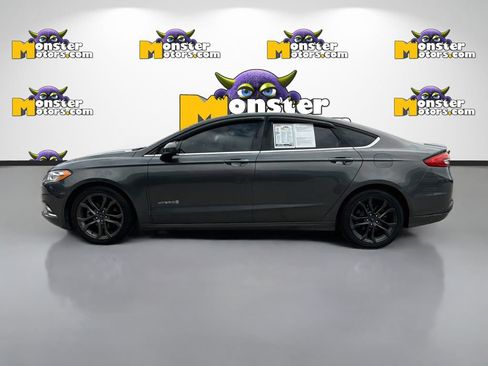 Used 2018 Ford Fusion SE w/ Equipment Group 601A FWD image 8