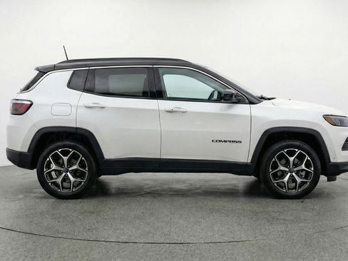 Used 2025 Jeep Compass Limited AWD/4WD image 11