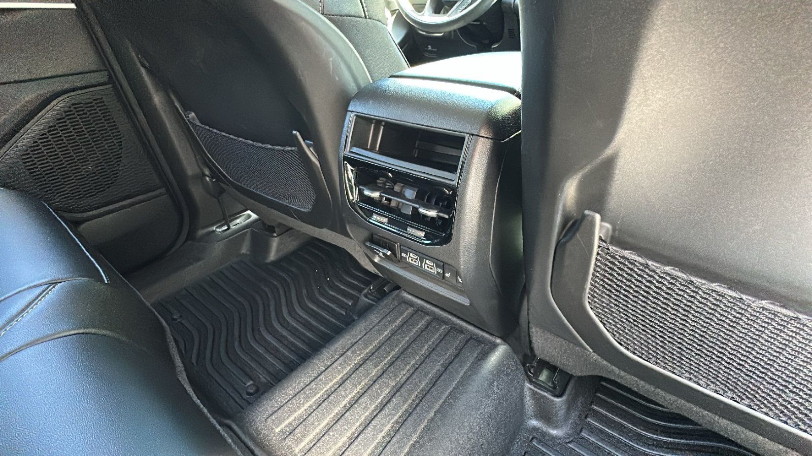 Used 2023 Jeep Grand Cherokee Limited AWD/4WD image 27