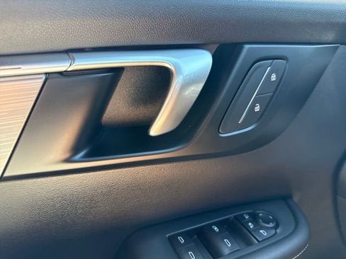 Used 2025 Buick Enclave Preferred FWD image 27