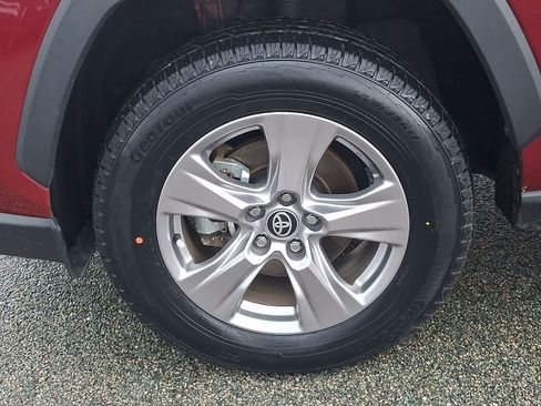 Certified 2025 Toyota RAV4 XLE AWD/4WD image 10