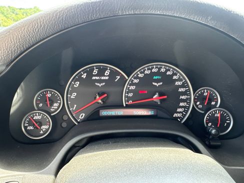 Used 2006 Chevrolet Corvette Convertible w/ Preferred Equipment Group RWD image 24