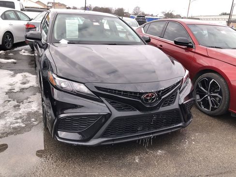 Used 2024 Toyota Camry SE image 8