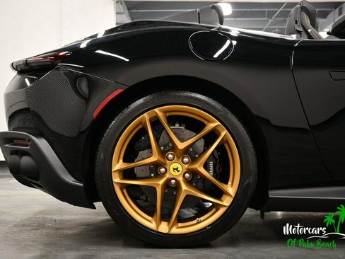 Used 2024 Ferrari Roma Spider RWD image 27