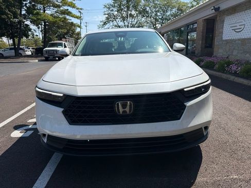 Certified 2023 Honda Accord EX image 3