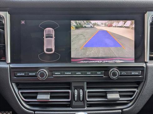 Used 2021 Porsche Macan image 14