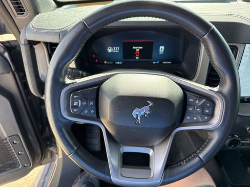 Used 2025 Ford Bronco Outer Banks image 22