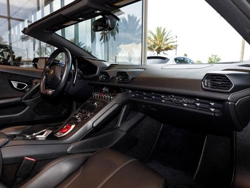Used 2016 Lamborghini Huracan LP 610-4 AWD/4WD image 15