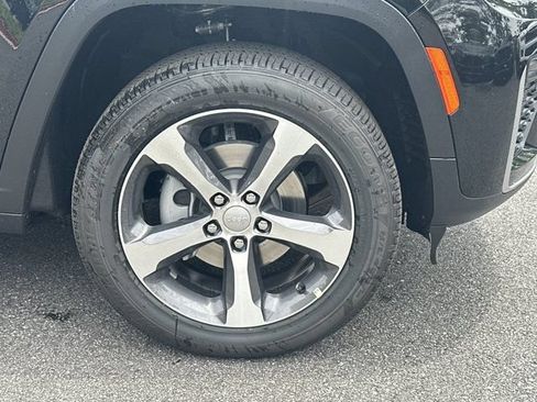 New 2026 Jeep Grand Cherokee Limited RWD image 12