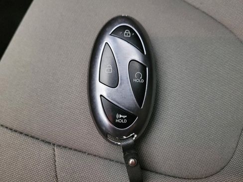 Used 2025 Hyundai Elantra SEL image 32