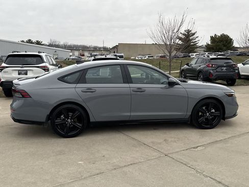 Used 2023 Honda Accord Sport image 7