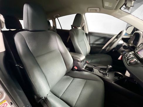 Used 2017 Toyota RAV4 LE AWD/4WD image 30