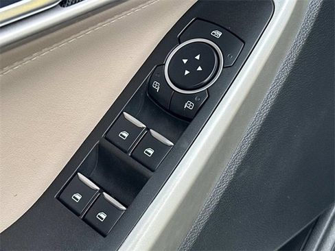 Used 2022 Ford Explorer XLT w/ Equipment Group 202A image 21