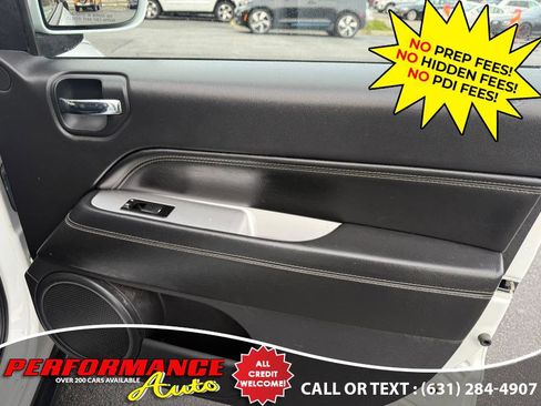 Used 2014 Jeep Compass Latitude image 28