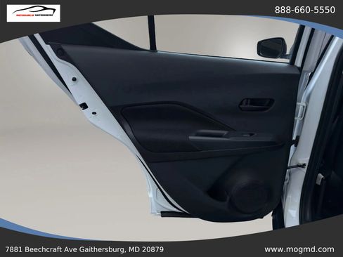 Used 2022 Nissan Kicks S image 18