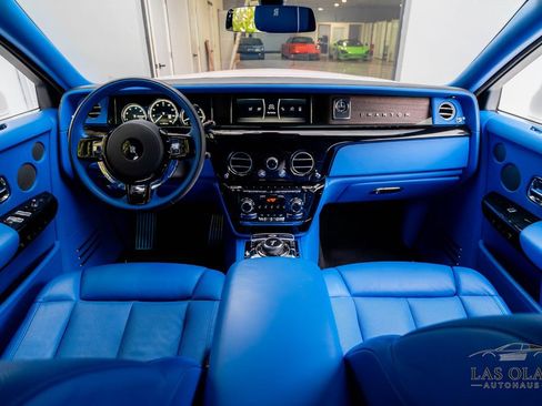 Used 2024 Rolls-Royce Phantom Sedan RWD image 26