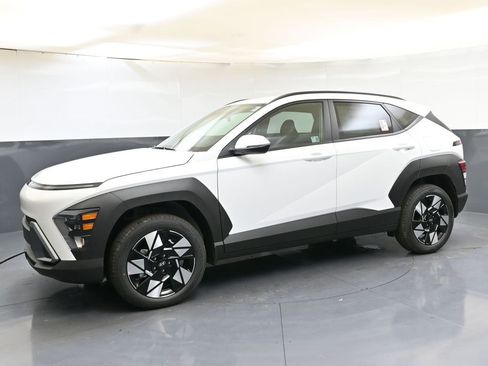 Certified 2025 Hyundai Kona SEL image 2