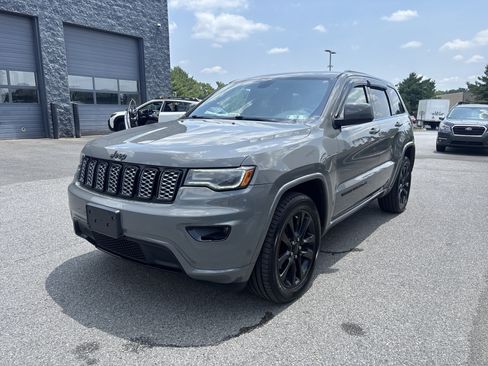 Used 2020 Jeep Grand Cherokee Altitude AWD/4WD image 20