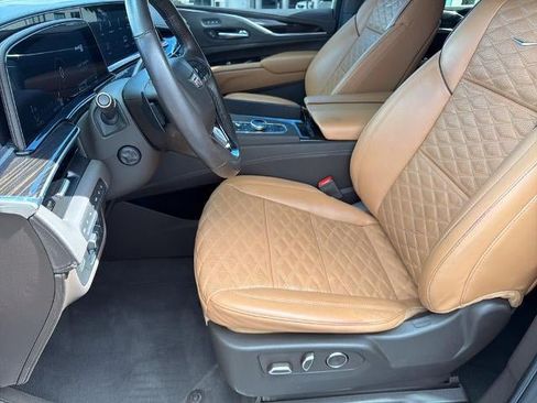 Used 2021 Cadillac Escalade Sport w/ Driver Assist Tech Package AWD/4WD image 9