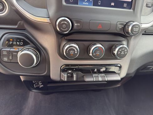 Used 2024 RAM 2500 Big Horn image 17