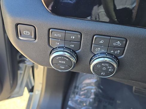 New 2026 GMC Sierra 2500 SLT w/ SLT Premium Package image 8