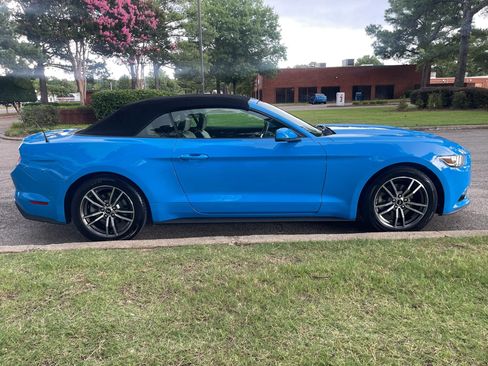 Used 2017 Ford Mustang Premium RWD image 8