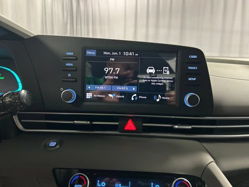 New 2026 Hyundai Elantra Hybrid FWD image 15