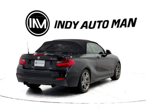 Used 2016 BMW M235i Convertible image 4