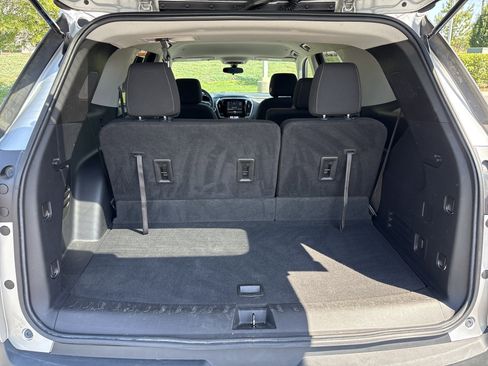 Used 2021 Chevrolet Traverse LS FWD image 35