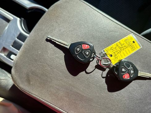 Used 2014 Toyota 4Runner SR5 image 30