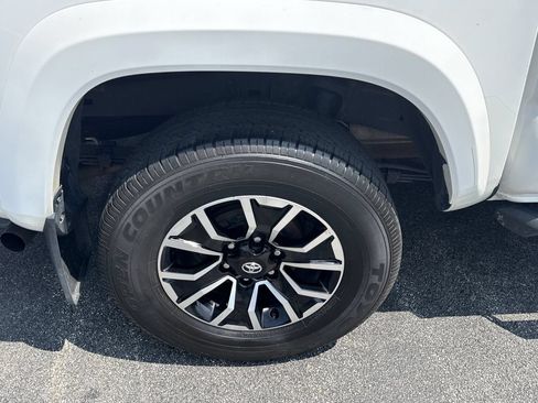 Used 2023 Toyota Tacoma TRD Sport AWD/4WD image 11
