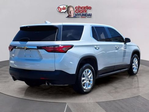 Used 2022 Chevrolet Traverse LS FWD image 5