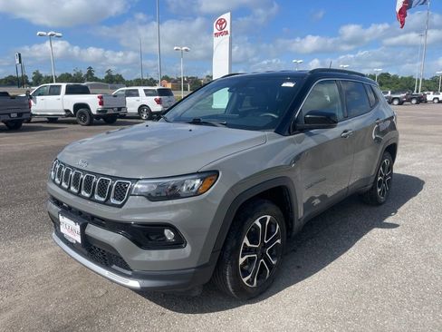 Used 2024 Jeep Compass Limited AWD/4WD image 4