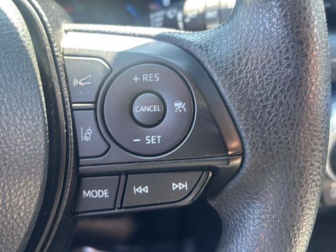 Used 2025 Toyota RAV4 XLE AWD/4WD image 31