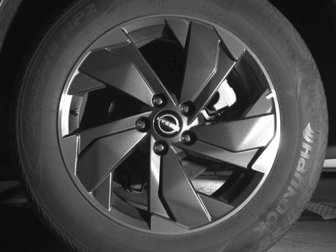 Used 2025 Nissan Rogue SV AWD/4WD image 14