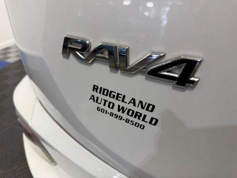 Used 2017 Toyota RAV4 Limited w/ Advanced Technology Package FWD image 33