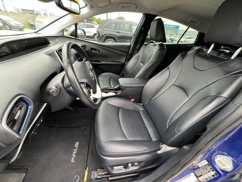 Used 2016 Toyota Prius Four Touring w/ Premium Convenience Package FWD image 16