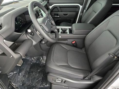 New 2025 Land Rover Defender 130 V8 AWD/4WD image 10