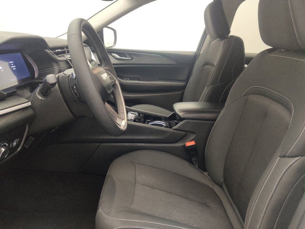 Used 2023 Jeep Grand Cherokee L Laredo RWD image 17