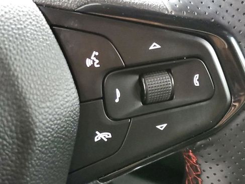 Used 2025 Chevrolet Trax RS w/ Driver Confidence Package image 30