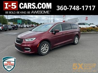Used 2023 Chrysler Pacifica Touring-L