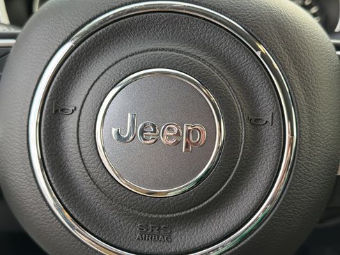 Used 2018 Jeep Compass Limited w/ Navigation Group image 26