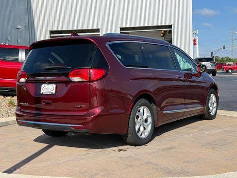 Used 2020 Chrysler Pacifica Limited FWD image 5