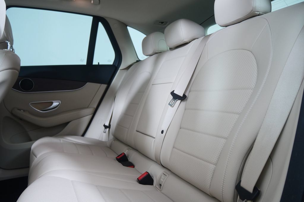 Used 2021 Mercedes-Benz GLC 300 4MATIC image 15