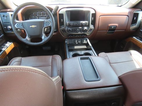 Used 2015 Chevrolet Silverado 1500 High Country w/ High Country Premium Package RWD image 5