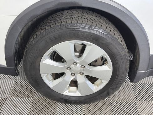 Used 2010 Subaru Outback 3.6R Limited image 8