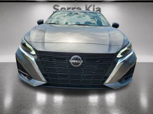 Used 2024 Nissan Altima 2.5 SV FWD image 8