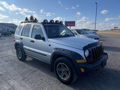 Used 2006 Jeep Liberty Renegade image 3
