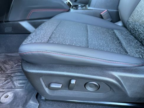 Used 2023 Chevrolet Colorado Z71 w/ Z71 Convenience Package 2 image 17