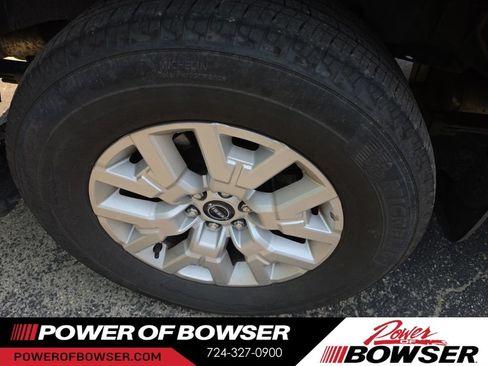 Used 2024 Nissan Frontier SV w/ Technology Package AWD/4WD image 12